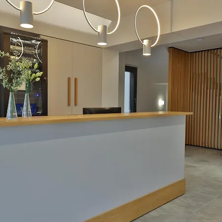 Four Reasons Paralía