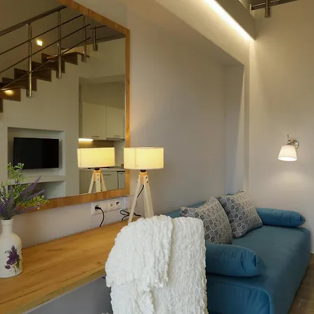 Four Reasons Paralía