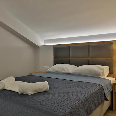 Four Reasons 4* Paralía