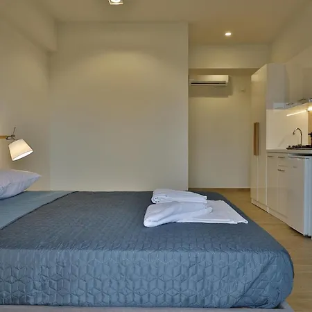 Four Reasons 아파트호텔 Paralía