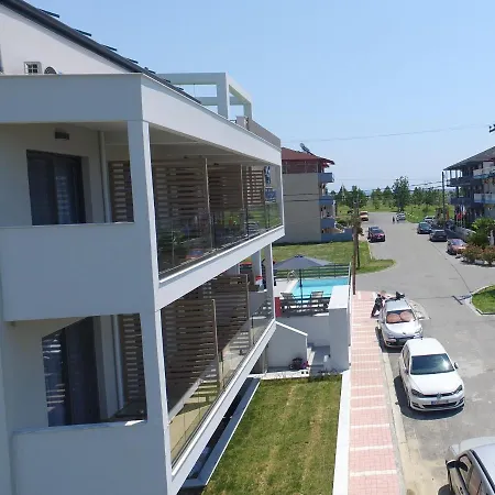 Four Reasons 4* Paralía