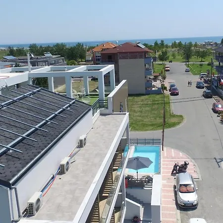 Four Reasons 아파트호텔 Paralía