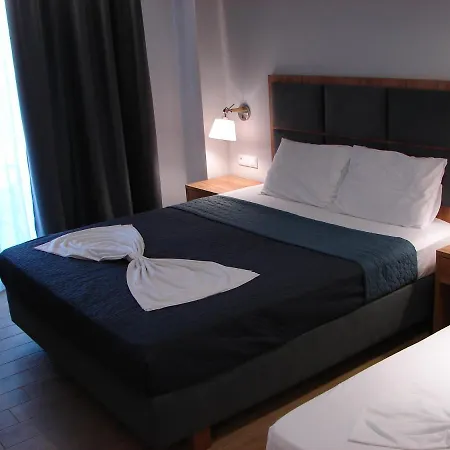 Four Reasons Paralía