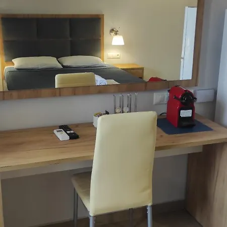 Four Reasons Paralía