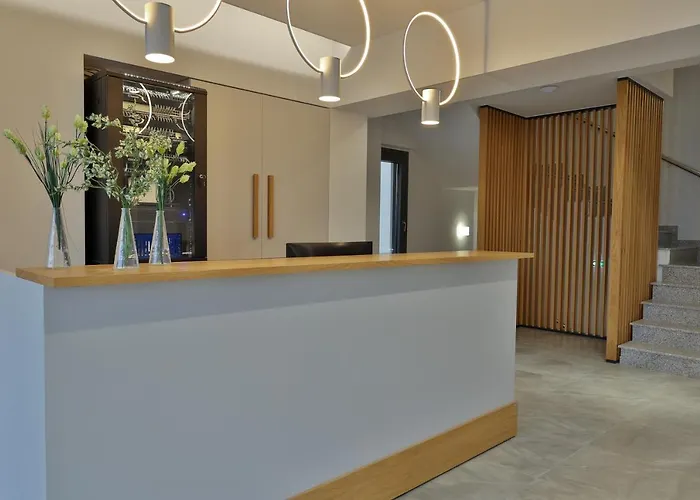 Four Reasons Paralía