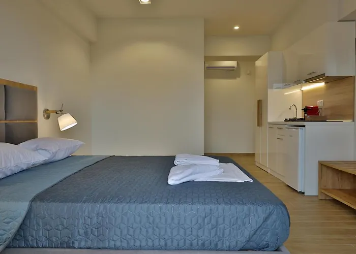 Four Reasons Apartahotel Paralía