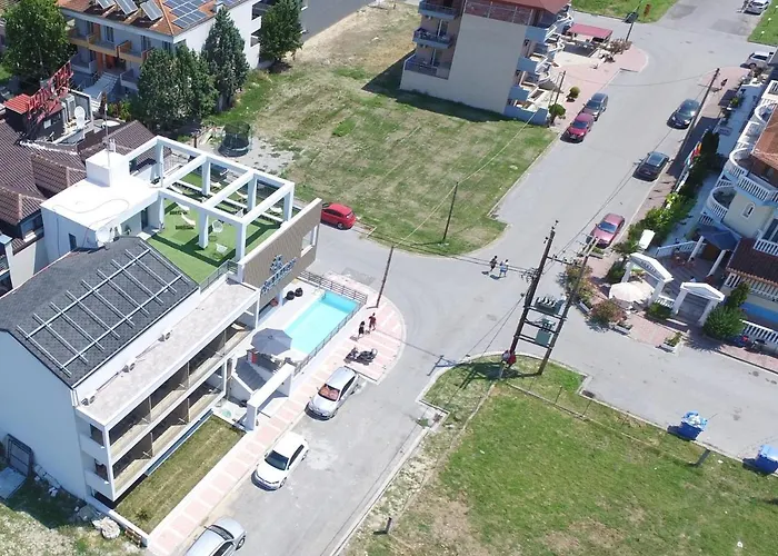 Four Reasons Apartahotel