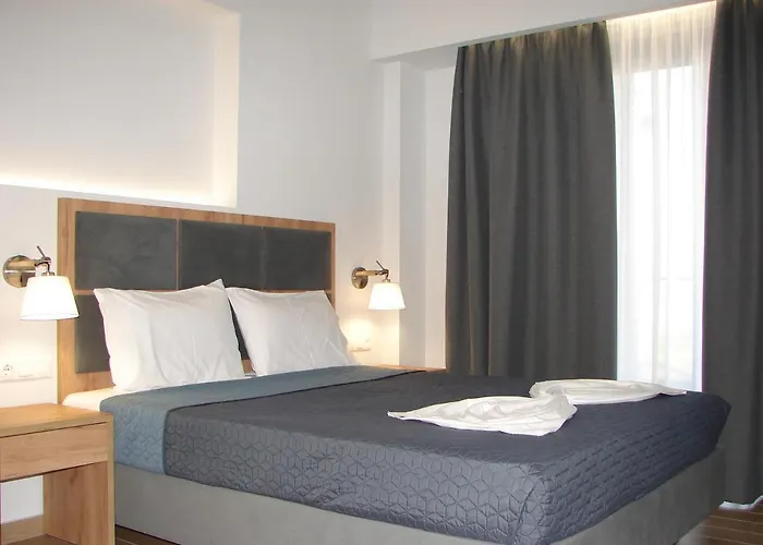 Four Reasons Paralía