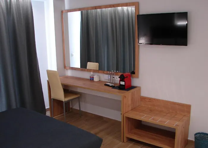 Four Reasons Apartahotel 4*