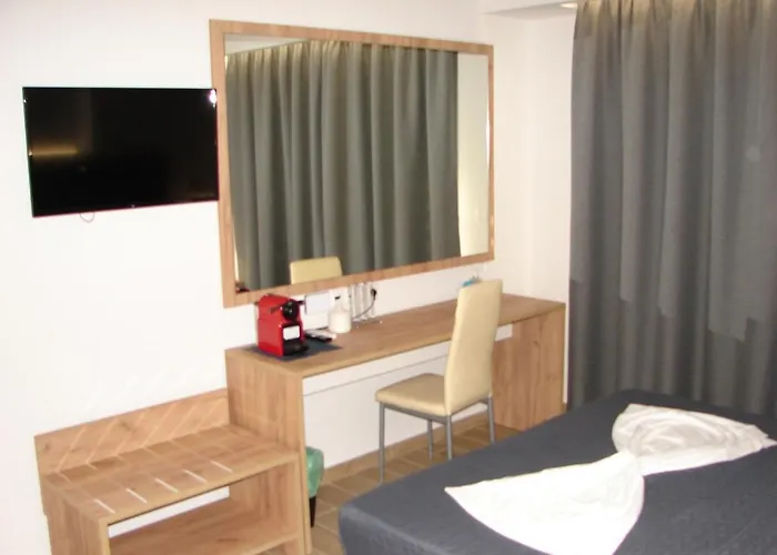 Apartahotel Four Reasons Paralía