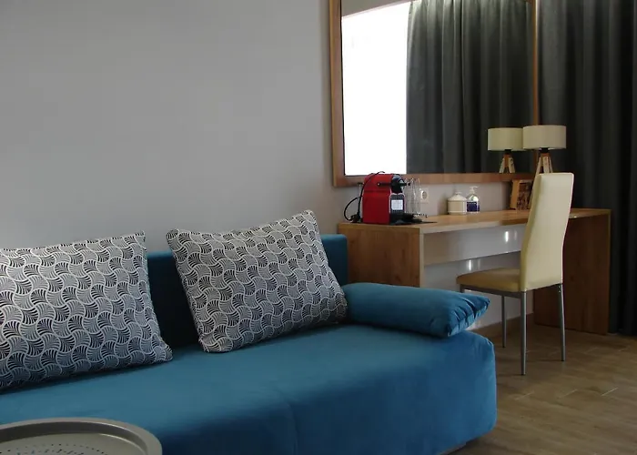 Four Reasons Apartahotel