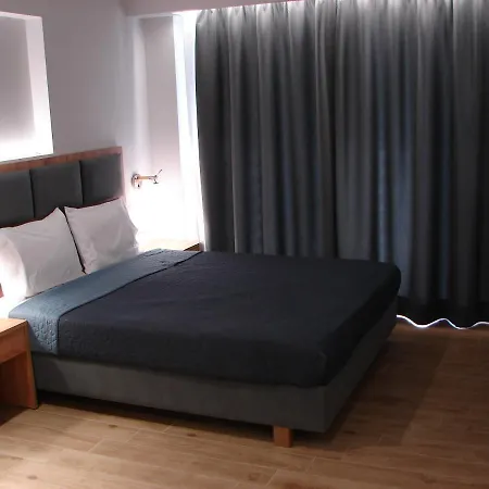 Four Reasons Paralía