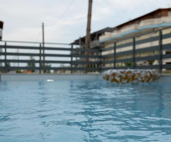 Four Reasons Paralía