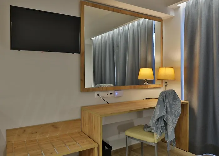 Four Reasons Apartahotel